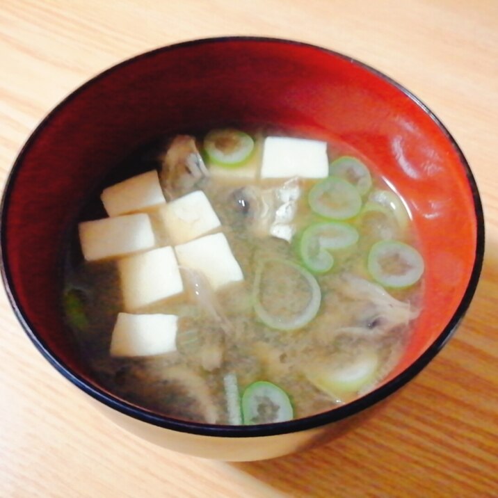 豆腐と舞茸とねぎの味噌汁